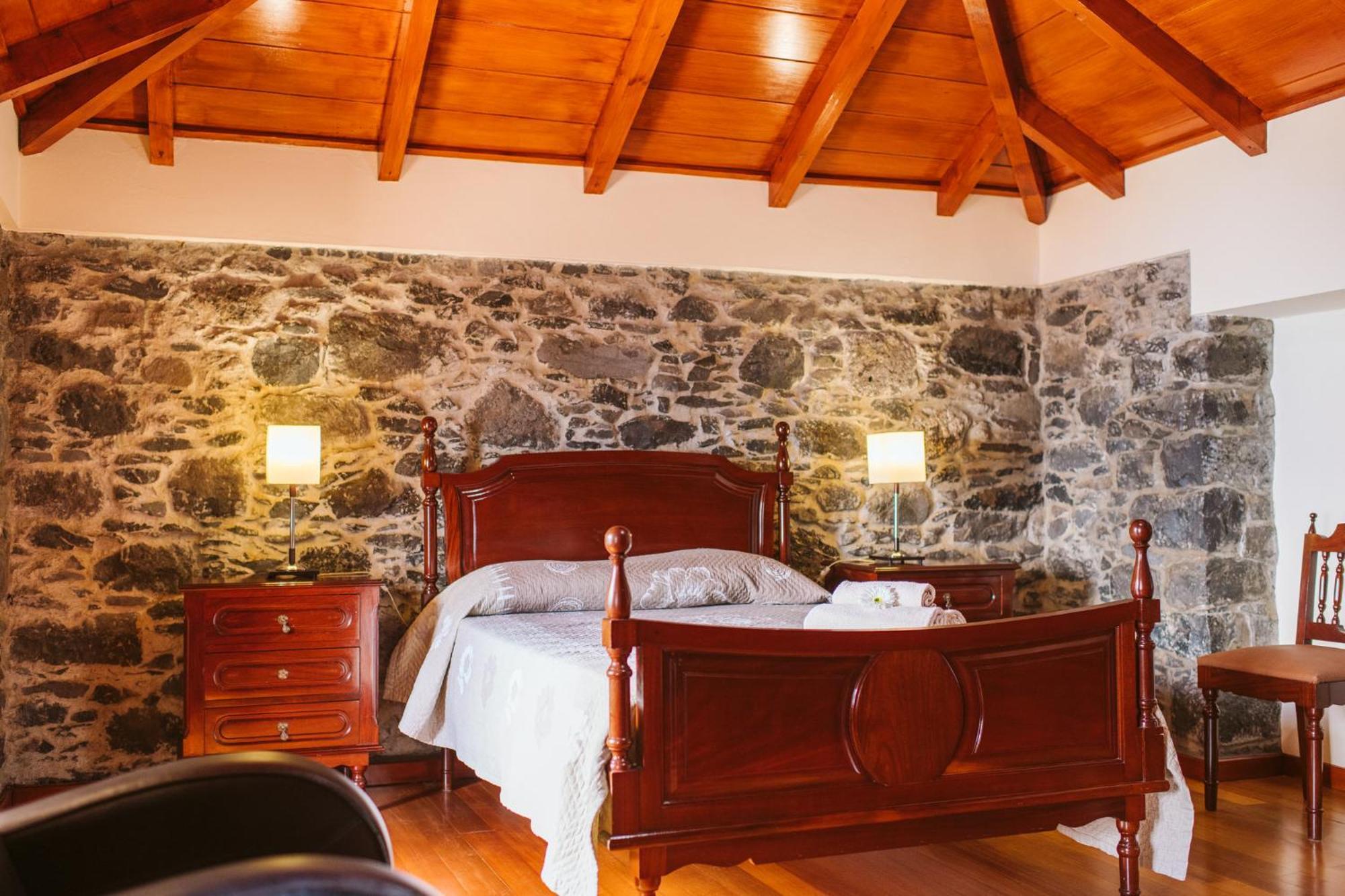 Seixal Sunny Villa A & B By Amazing Madeira Номер фото
